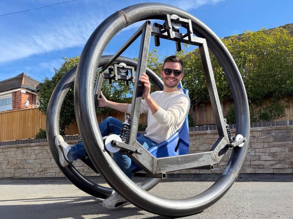 Voici un titre SEO accrocheur :
"Découvrez le Diwheel : Une moto de 60 kW avec direction de réservoir… Est-ce vraiment un véhicule innovant ?"