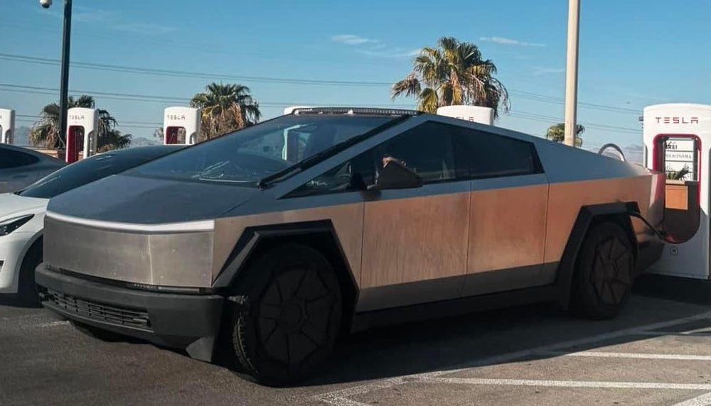 Tesla rappelle 6 197 Cybertrucks en raison d’un problème d’adhésif sur la barre lumineuse : ce qu’il faut savoir