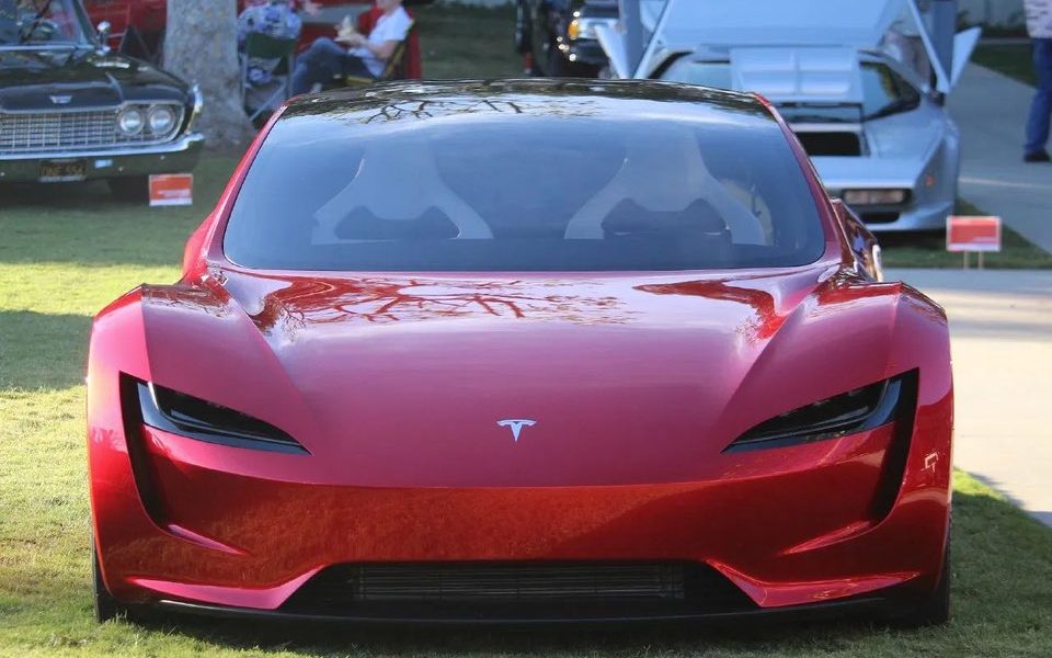 Elon Musk perd un concurrent majeur : l’annulation du roadster Tesla par un rival technologique clé