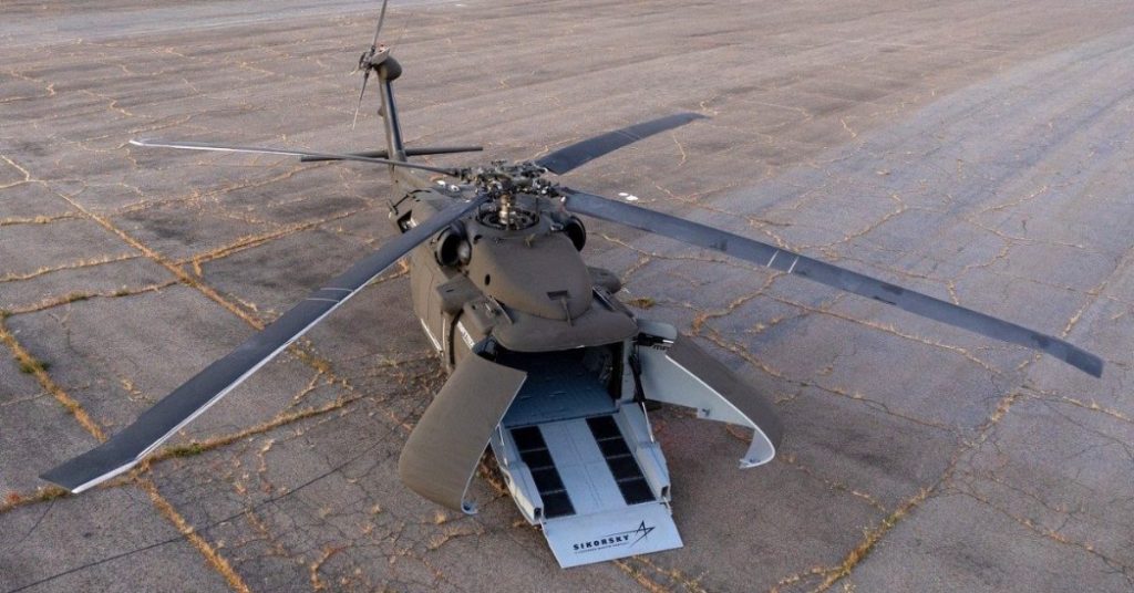 Sikorsky transforme le Black Hawk en un drone de grande envergure pour des missions futuristes Sikorsky transforme le Black Hawk en un drone de grande envergure pour des missions futuristes