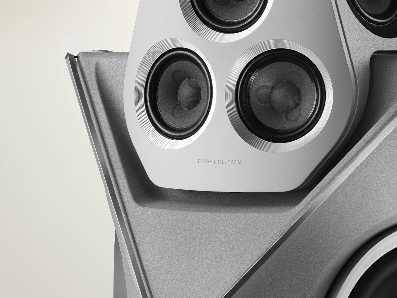 Beolab 90 Titan Edition