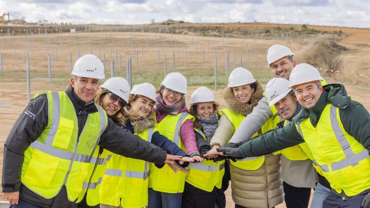 Instalación de energía solar vinculada a acuerdo corporativo
