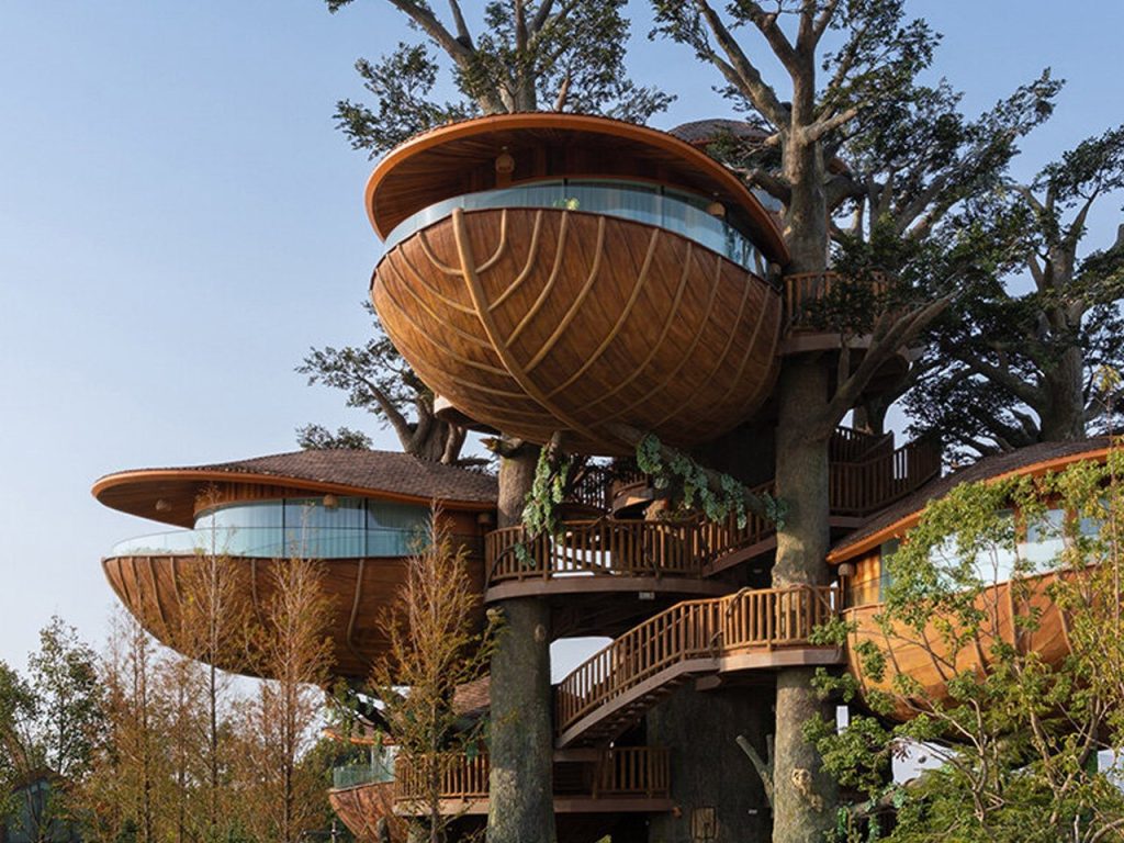 Découvrez Comment Ces Nids Innovants Rénovent l’Architecture Préfabriquée en Curiosités Esthétiques