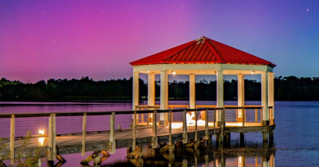 Les aurores boréales d'hier soir perturbent les lancements de fusées : un phénomène fascinant à ne pas manquer