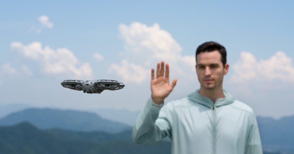 Nouvelle innovation dans la photographie aérienne avec le drone DJI sans les mains