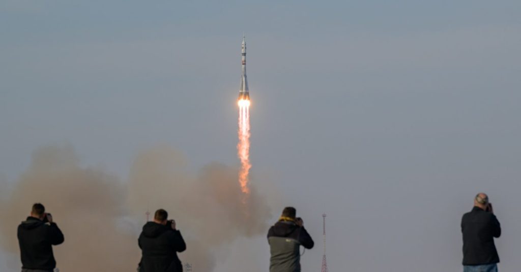 Russia envoie un nouvel équipage vers l'ISS pour une aventure spatiale inédite