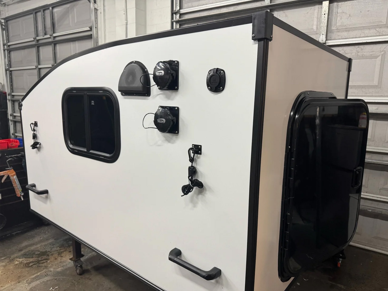 Stubby slide-in camper