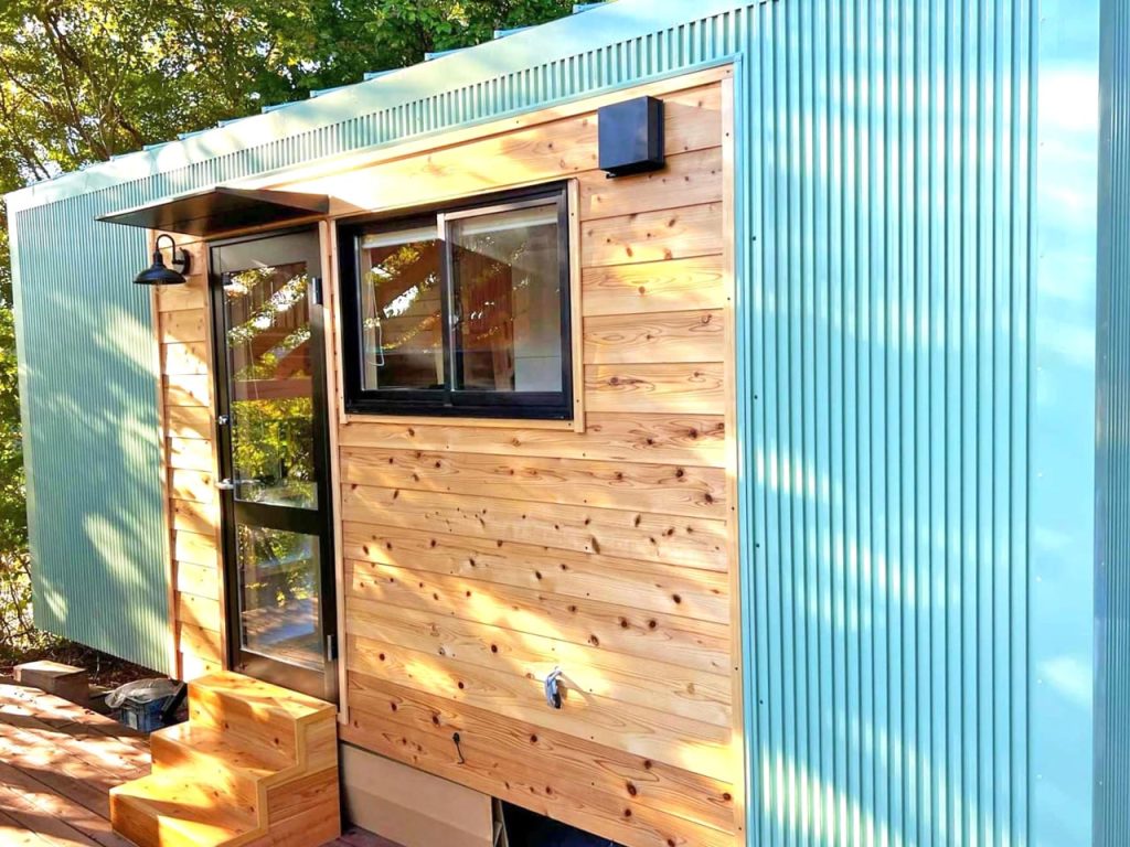 Découvrez ce Mini Home de 20 Pieds : Le Charme du Design Japonais dans un Espace Compact!