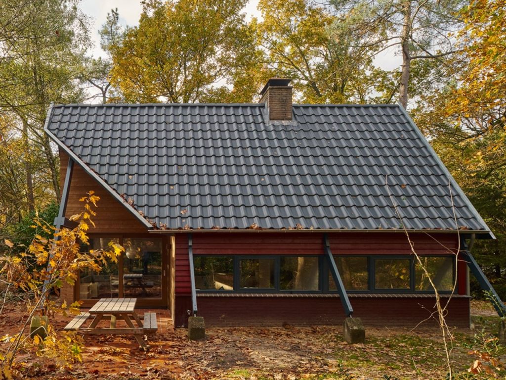 Découvrez cette A-Frame néerlandaise : un havre de paix pour les chauves-souris, les oiseaux et la nature