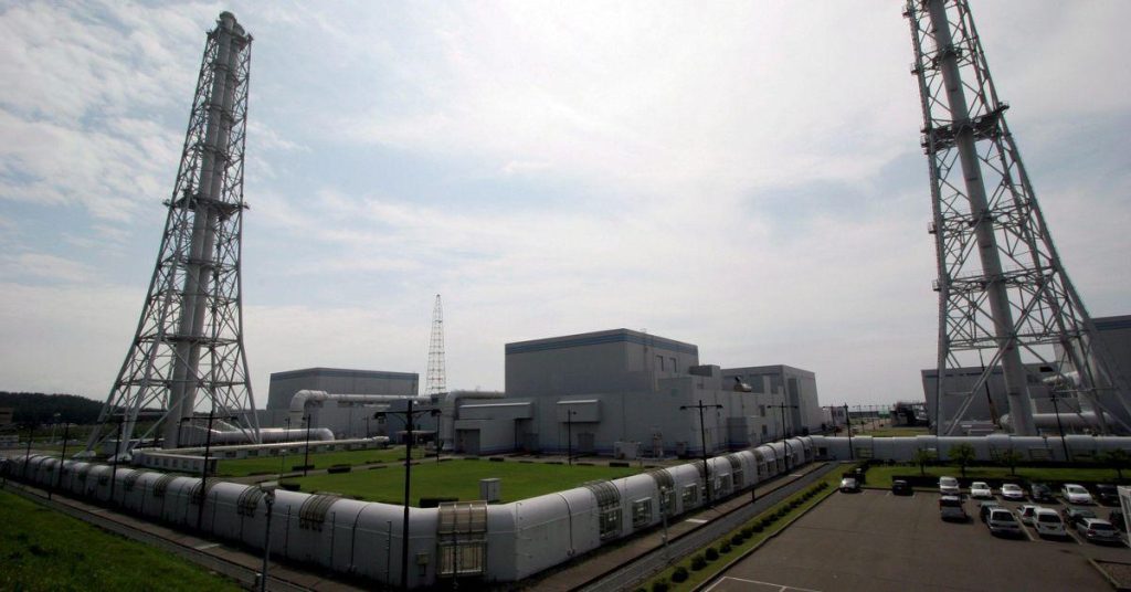 Luces y sombras del relanzamiento de la mayor central nuclear del mundo : claves para entender su impacto energético et environnemental