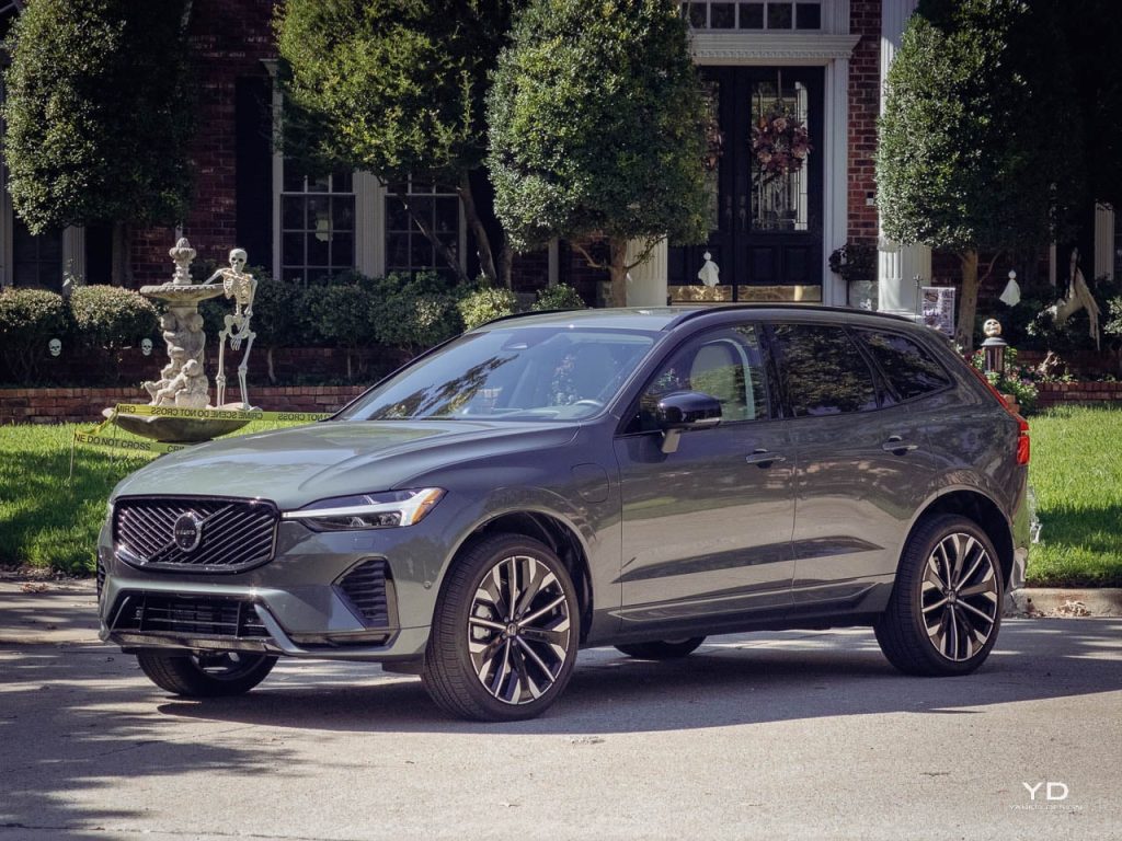 Volvo XC60 T8 AWD : Découvrez le Luxe Scandinave qui Apprivoise le Bruit du Marché