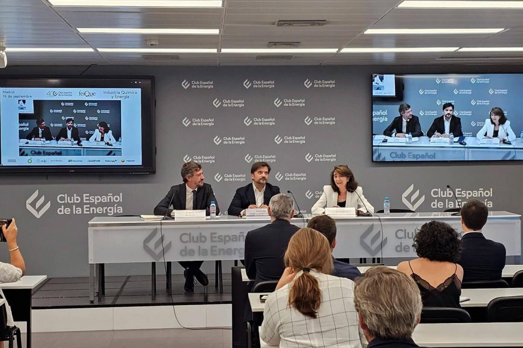 Énergie durable dans l’industrie chimique : défis, innovations et stratégies efficaces