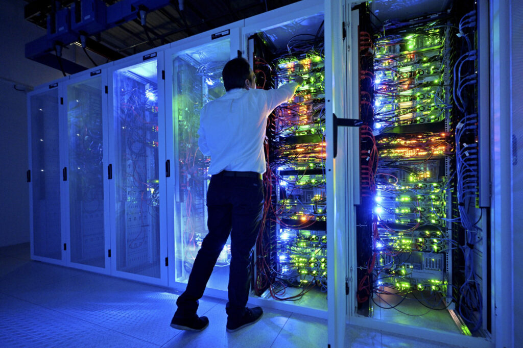 découvrez comment l'inde devient un nouveau terrain digital stratégique pour amazon, microsoft et google, stimulant l'innovation et la croissance technologique dans la région.