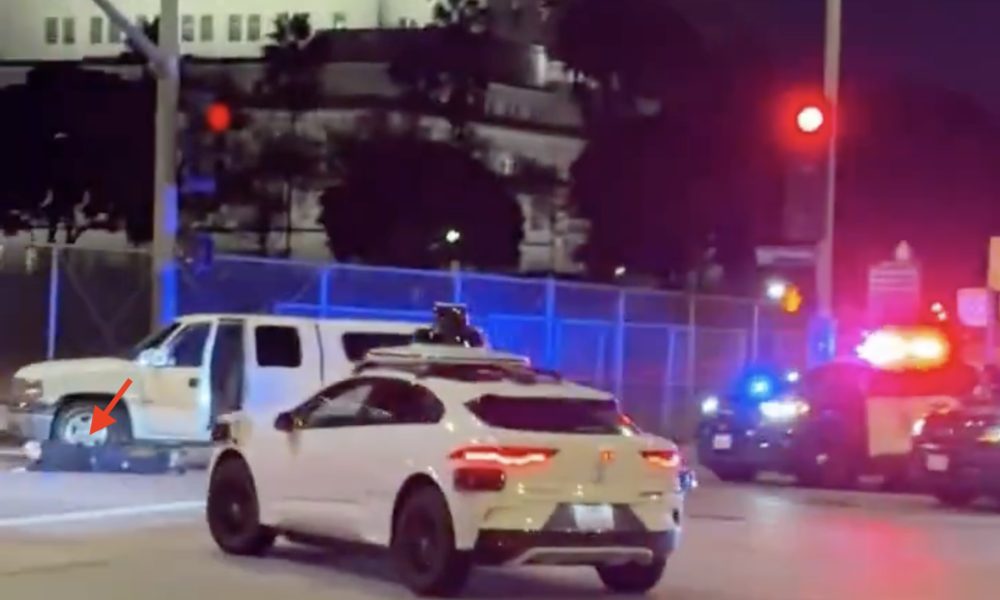Waymo autonomes : un taxi sans chauffeur entre dans un affrontement policier à Los Angeles