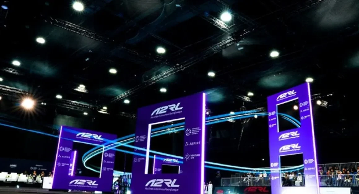 Des drones AI gagnent en rapidité et frôlent les performances du meilleur pilote mondial [vidéo]