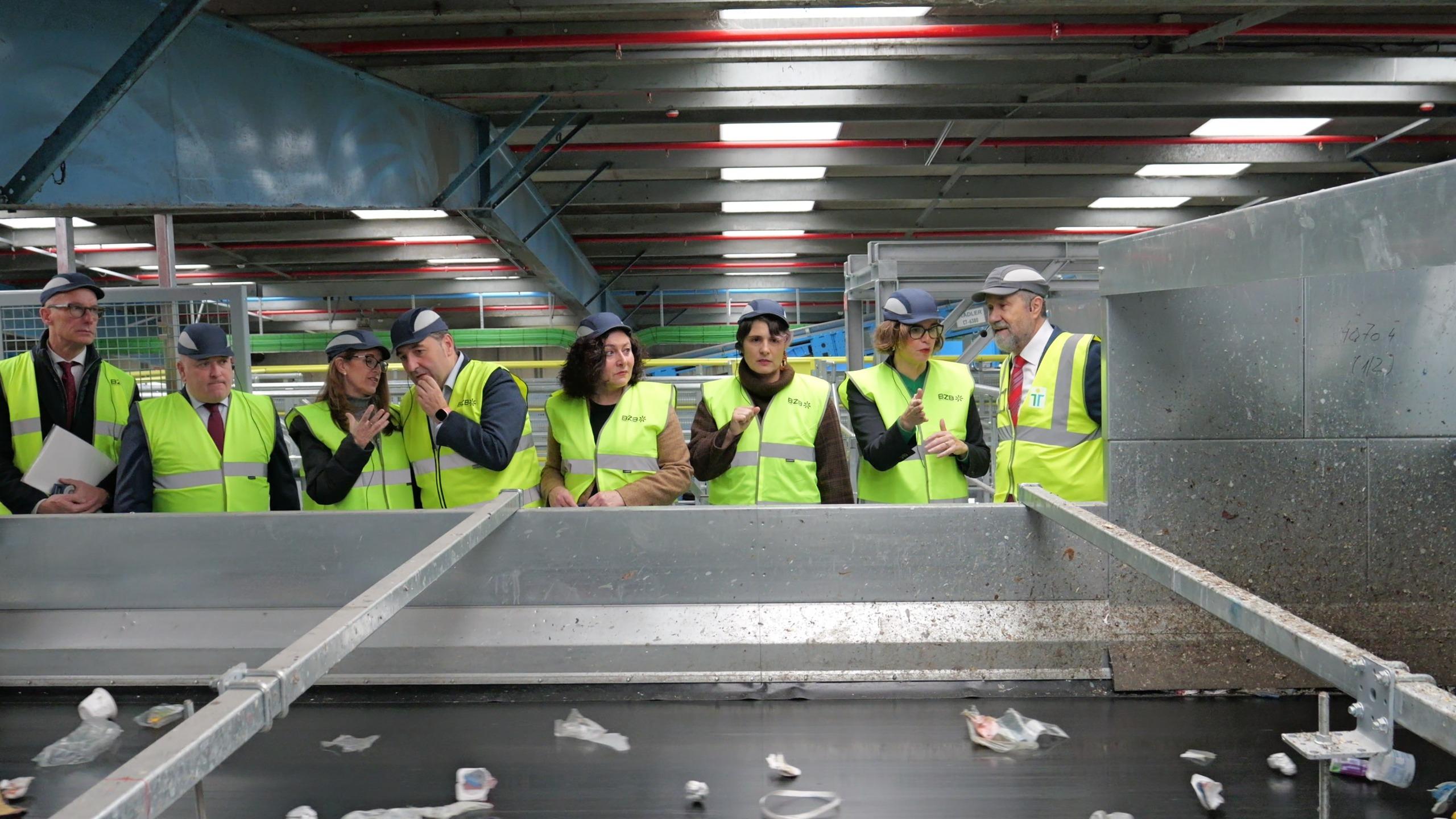 Alliance public-privé à l'usine d'emballages légers