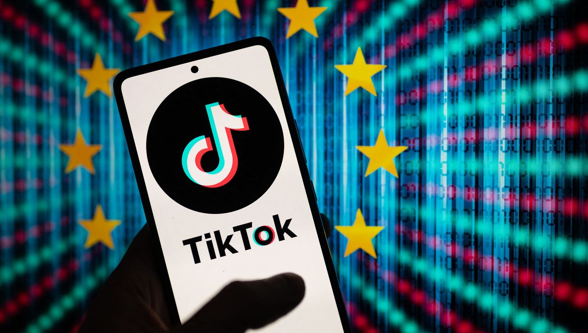 découvrez comment un réseau clandestin exploite des millions de smartphones android pour des activités secrètes et malveillantes.