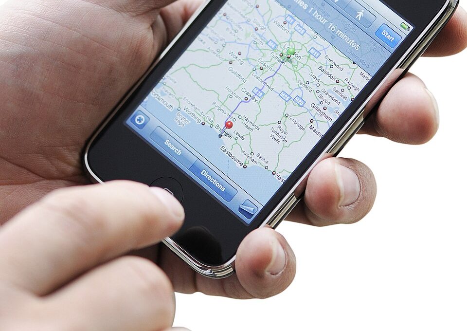 découvrez comment un réseau clandestin exploite des millions de smartphones android pour mener des activités secrètes et illégales.