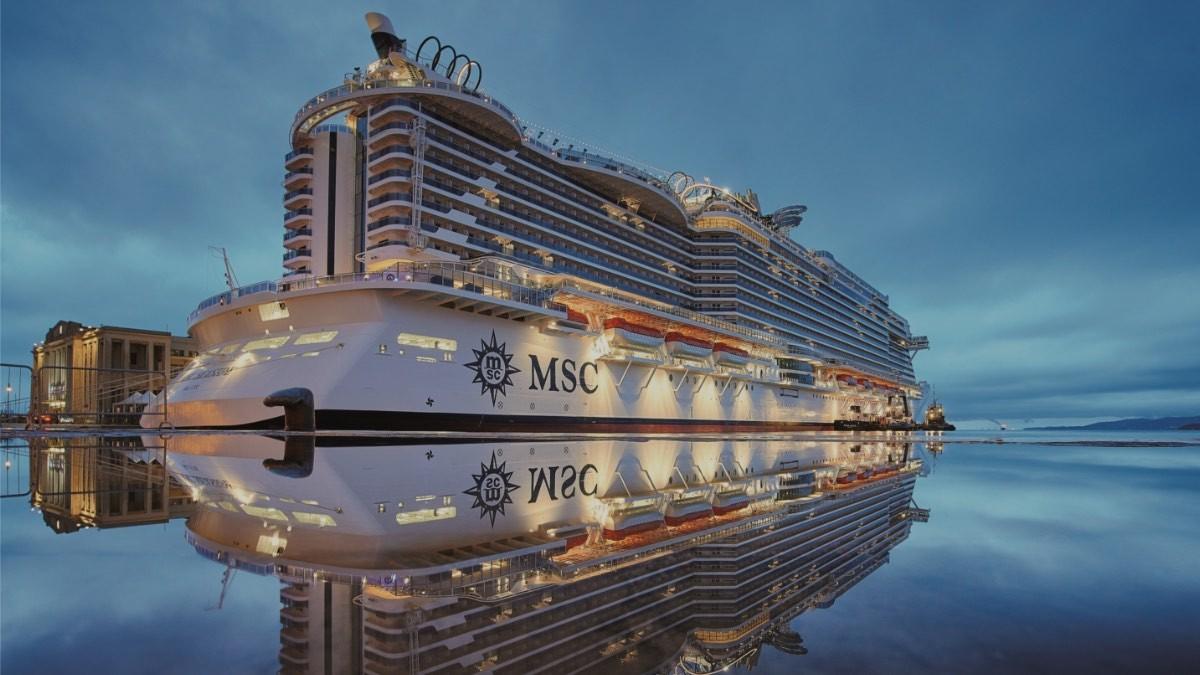 Turistas disfrutando de un crucero MSC