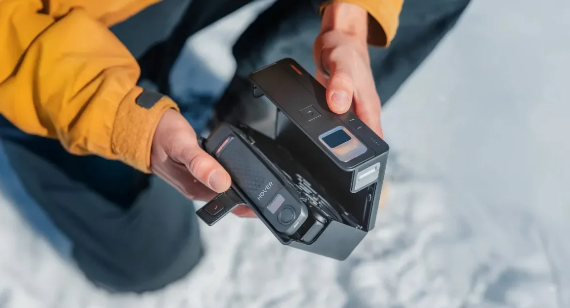 HoverAir : le drone caméra 8K optimisé pour un suivi hivernal exceptionnel