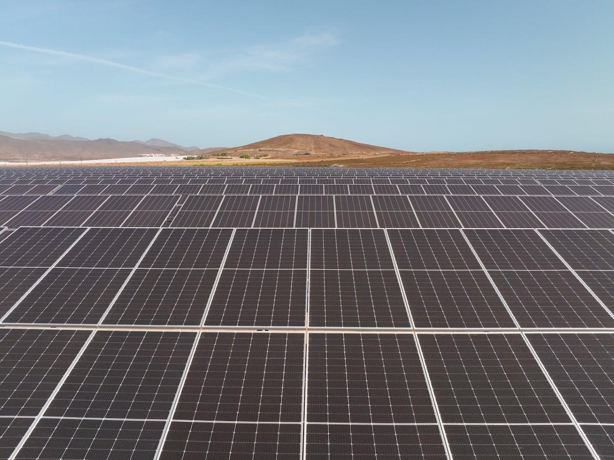 panneaux solaires en Canaries