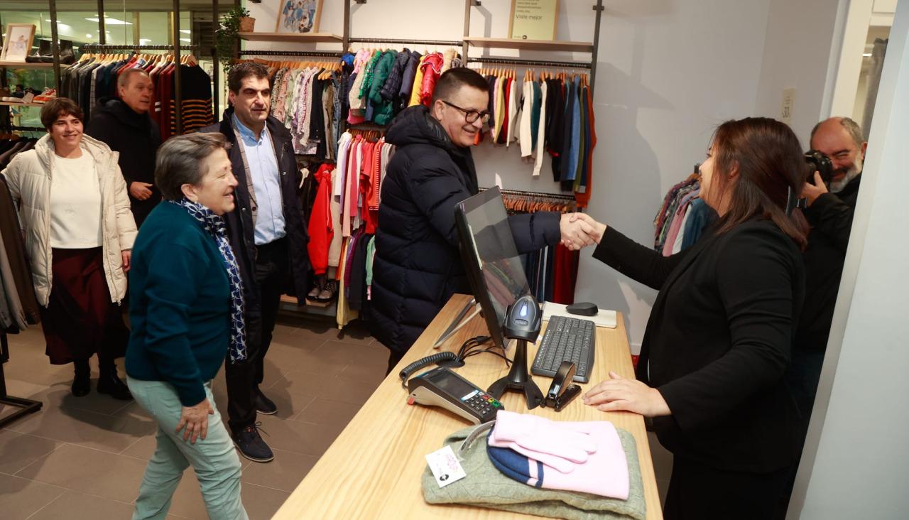 Boutique solidaire Arroupa de vêtements de seconde main