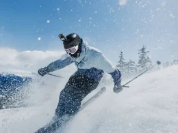 DJI Osmo 360 : mise à jour avec tonalité adaptative et amélioration des couleurs neigeuses pour des vidéos époustouflantes