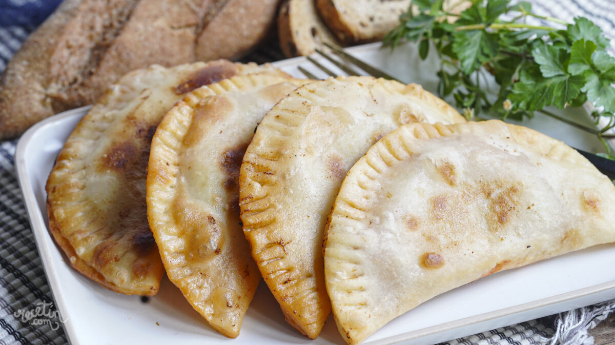 Empanadillas rapides de thon avec tomate