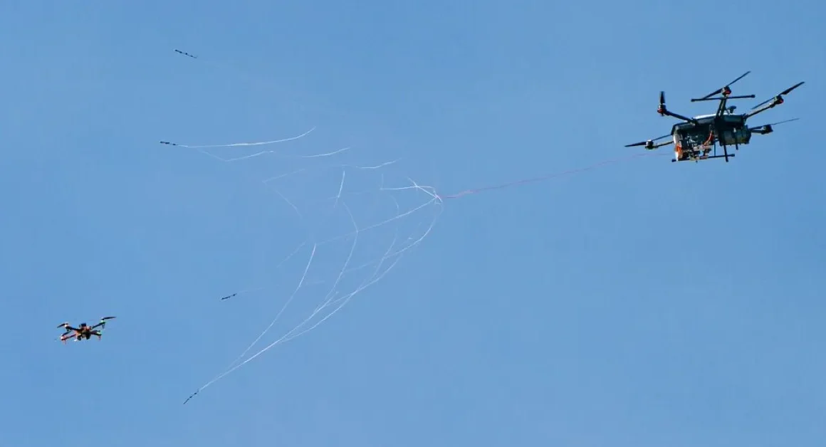 Drones anti-intrusion : des chasseurs en filet pour protéger les stades de la Coupe du Monde de la FIFA