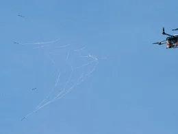 Drones anti-intrusion : des chasseurs en filet pour protéger les stades de la Coupe du Monde de la FIFA