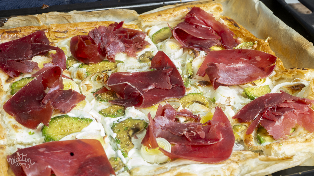 Hojaldre d'avocat et de cecina