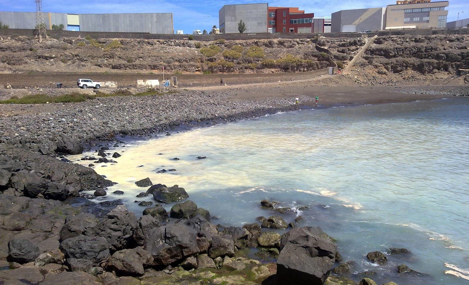 Déversements et cages marines sur la côte de Telde