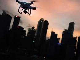 Une ville californienne investit jusqu'à 640 000 € dans des drones de police Skydio