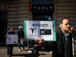 découvrez les raisons et les enjeux du boycott de l'entreprise de musk lors du conseil municipal, ainsi que ses conséquences sur la communauté locale.