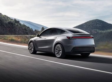 les cadres de tesla en chine se préparent à déployer la conduite autonome, mais aucun calendrier précis n’a été annoncé pour sa mise en service.
