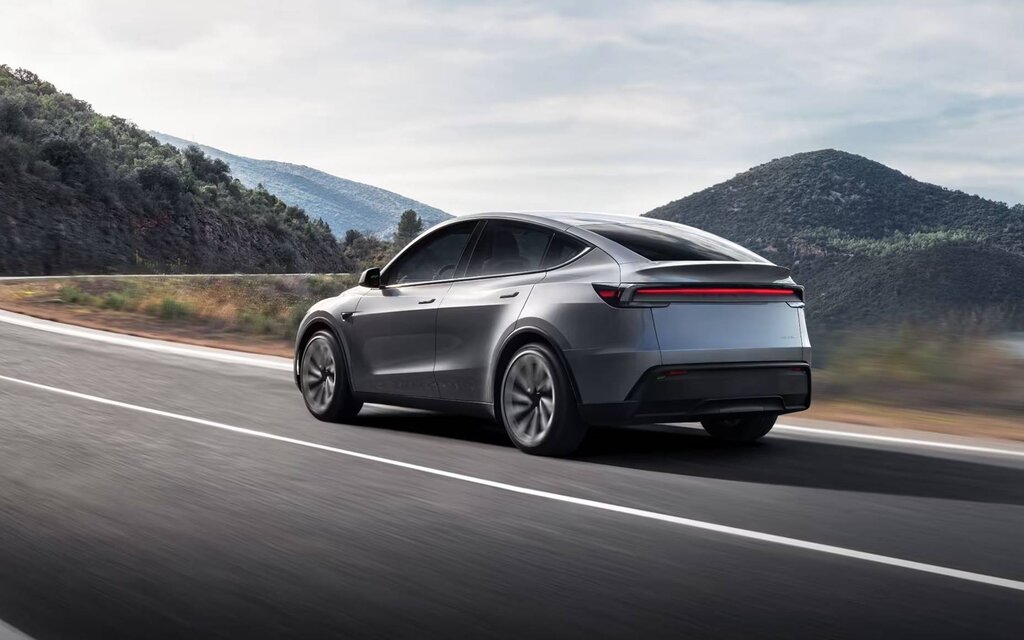 les cadres de tesla en chine se préparent à déployer la conduite autonome, mais aucun calendrier précis n’a été annoncé pour sa mise en service.