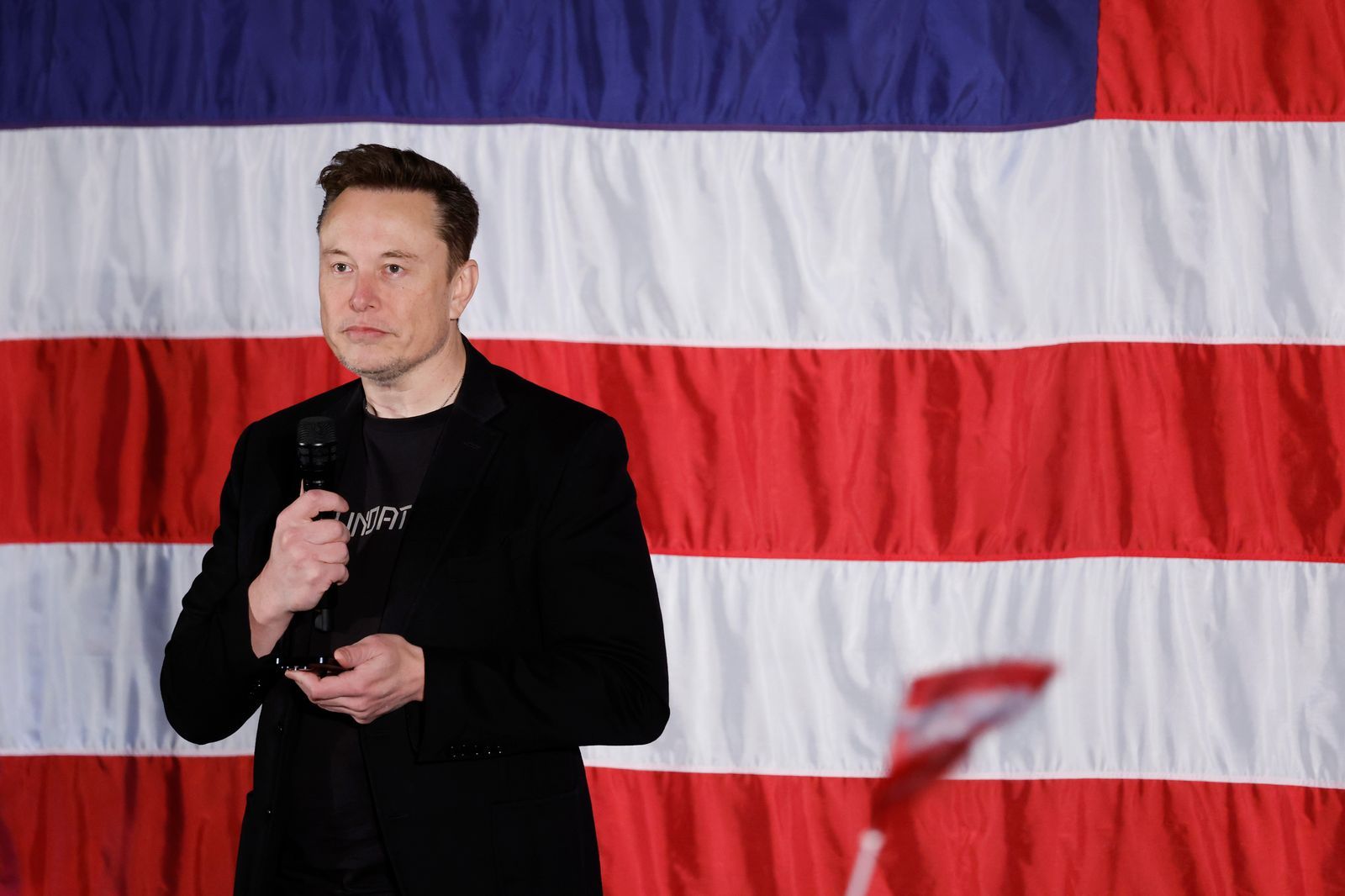 elon musk confirme les dates de sortie du cybercab tesla, précisant les échéances clés pour ce futur véhicule électrique innovant.