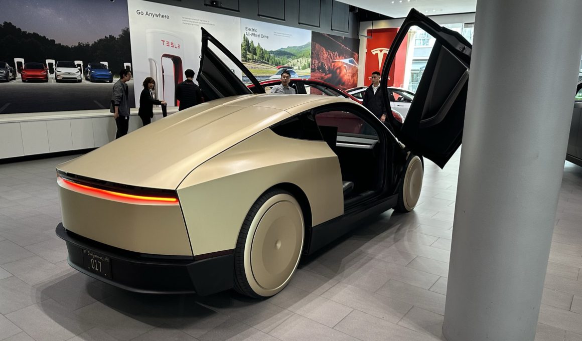 découvrez la première tesla cybercab produite à giga texas, une innovation révolutionnaire alliant performance, design futuriste et technologie de pointe.