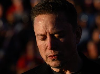 découvrez comment les honoraires des avocats dans le procès tesla ont été réduits de 100 millions, une avancée majeure dans le domaine juridique.