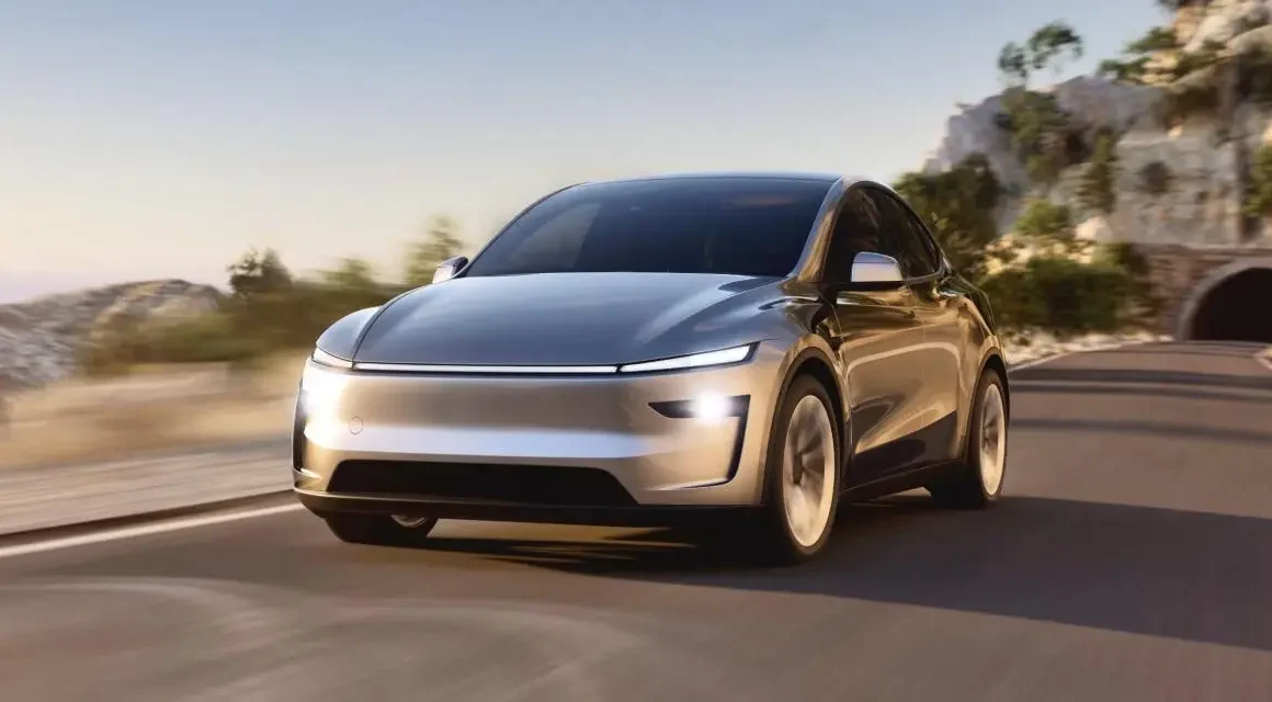 tesla dévoile une nouvelle fonction innovante pour le cybertruck, repoussant les limites de la technologie automobile électrique.