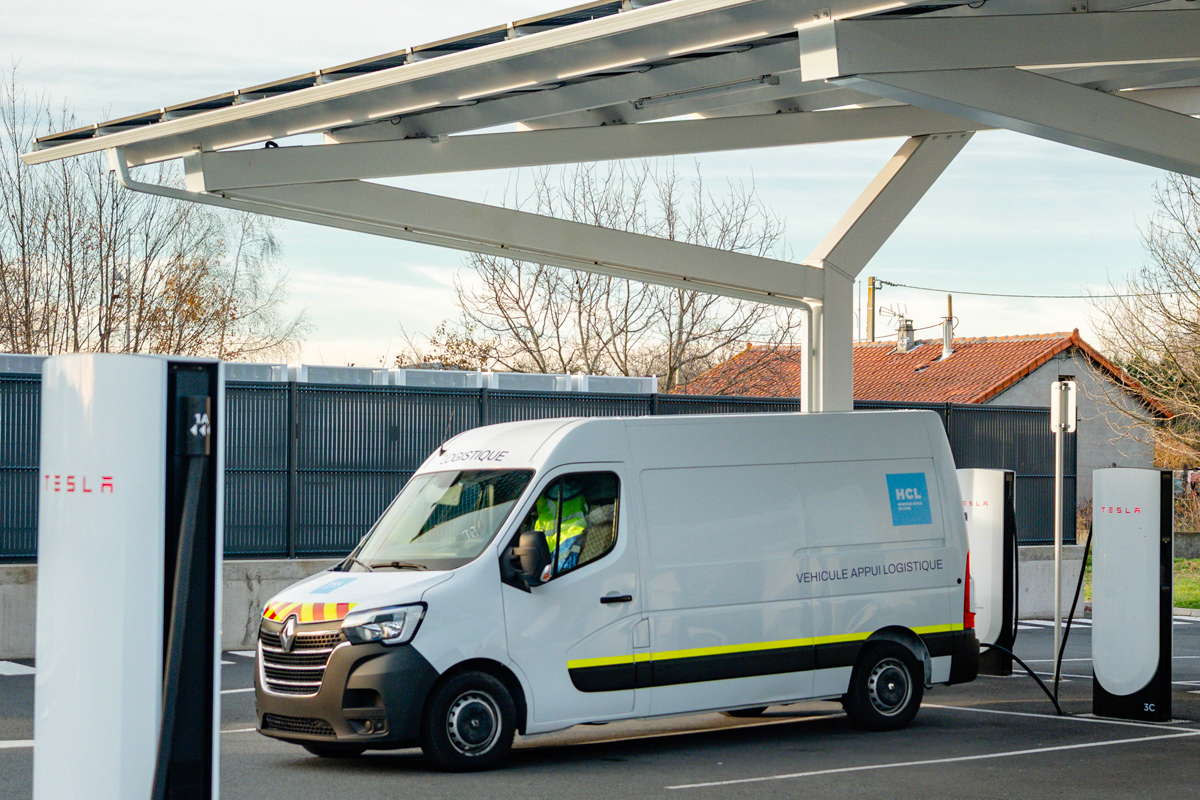 découvrez les opportunités de carrière chez tesla pour le développement des infrastructures de recharge commerciale en europe. rejoignez une entreprise innovante et participez à la transition énergétique.