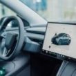 découvrez pourquoi tesla refuse d'intégrer apple carplay dans ses véhicules, une décision aux raisons surprenantes qui impacte les conducteurs et leurs habitudes connectées.