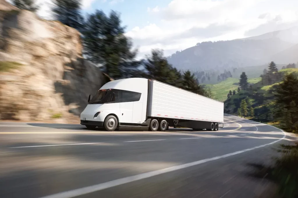 découvrez l'arrivée du tesla semi en europe dès l'année prochaine, révolutionnant le transport de marchandises avec une technologie électrique avancée et durable.
