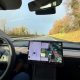 tesla retire l'option de conduite autonome de ses véhicules, marquant un changement majeur dans ses fonctionnalités de conduite assistée.