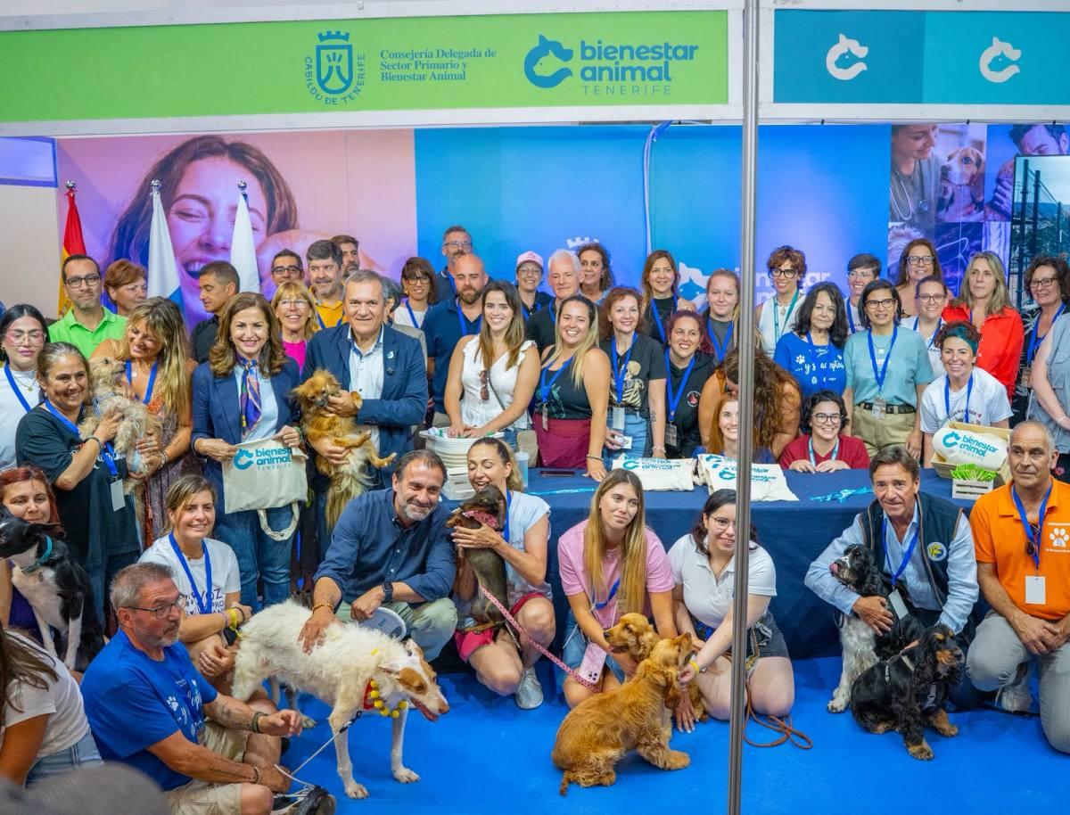 Exposants Foire Animaux Stands de protecteurs lors de la foire